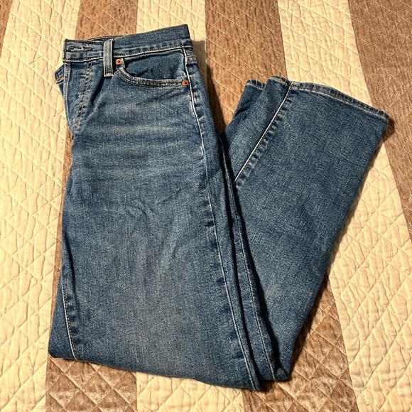 Levi's Denim - Levi’s Wedgie Straight Jeans. Size 28. Gently worn.